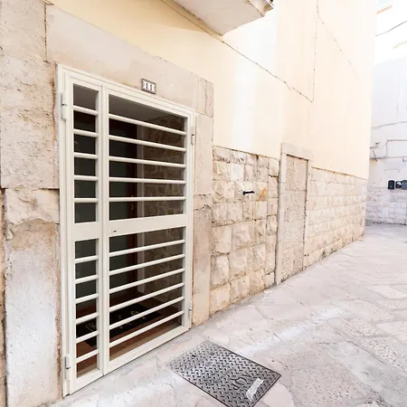 Apartment Civico 11 *